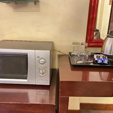 Astoria Hotel Kolkata Eksteriør bilde