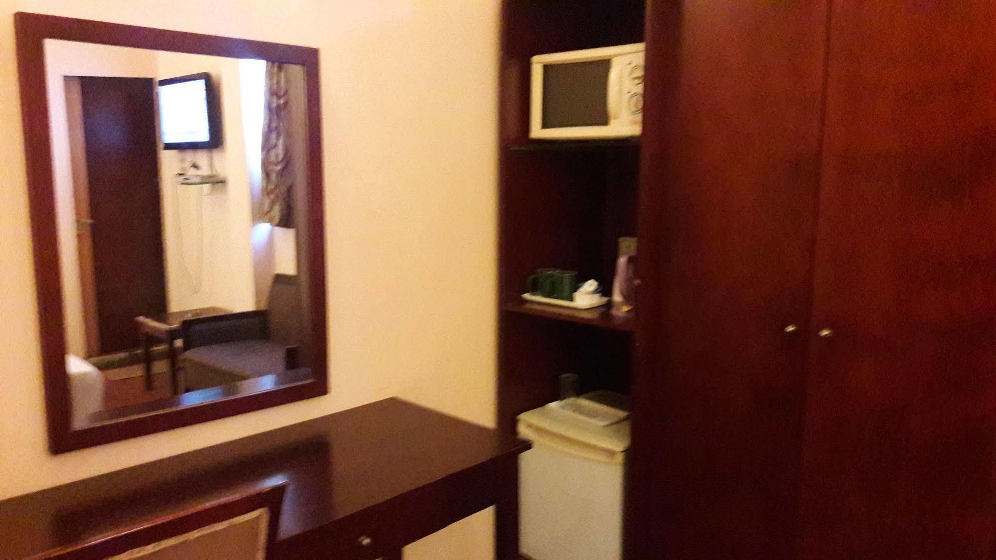 Astoria Hotel Kolkata Eksteriør bilde